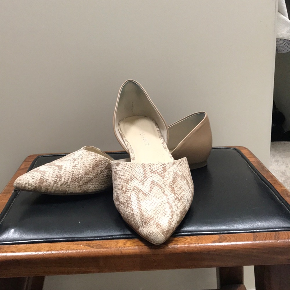 Cream and tan Snakeskin flats